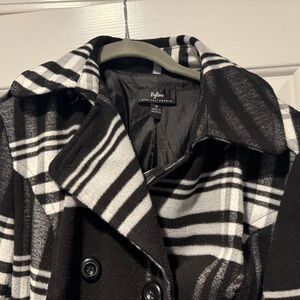 Byline Byer California Black and White Plaid Women's Coat